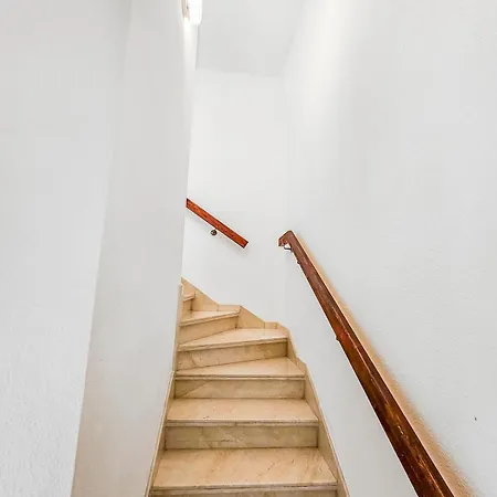 Bright 3 Bdr House In Ocean Views Alcalá la Real